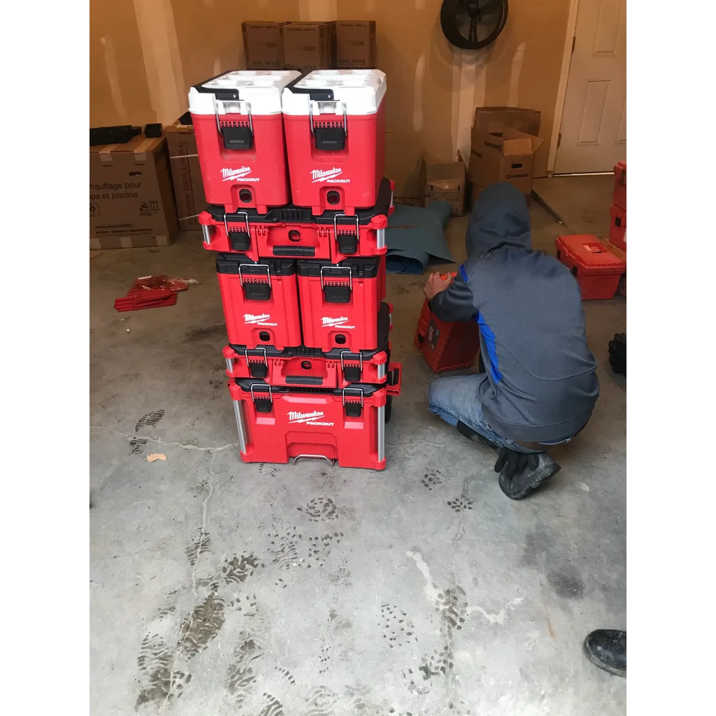 48 22 8460 9